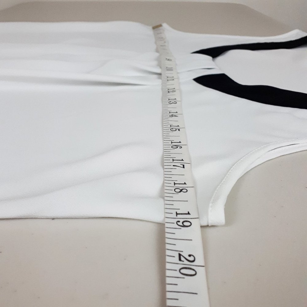 Spense Ivory Sleeveless Blouse - Picture 4 of 11